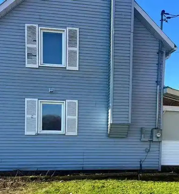 a recently cleaned and pressured washed housed located in Morrisburg, Ontario